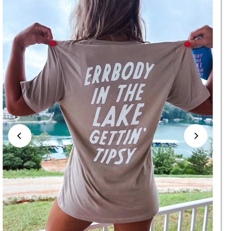 Errbody In The Lake Gettin Tipsy Tee Xl Nwt